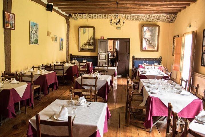 Casa Rural Restaurante Casino Munilla Buitenkant foto